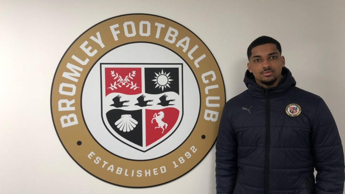 Barnet FC Forward Mason Bloomfield Joins Bromley FC