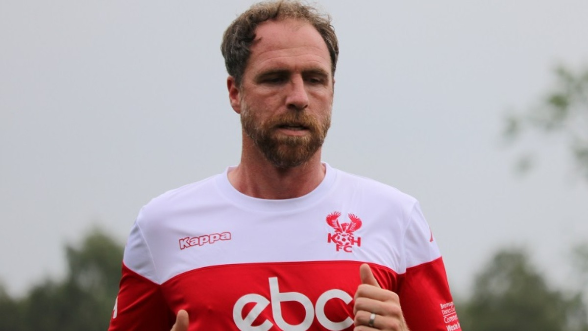 Keith Lowe To Leave Harriers