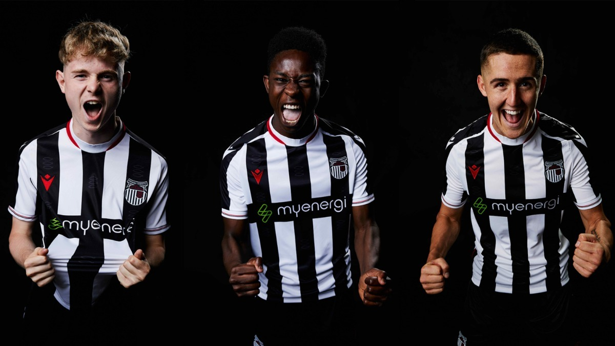 Grimsby Town Trio Depart on Month-Long Loans